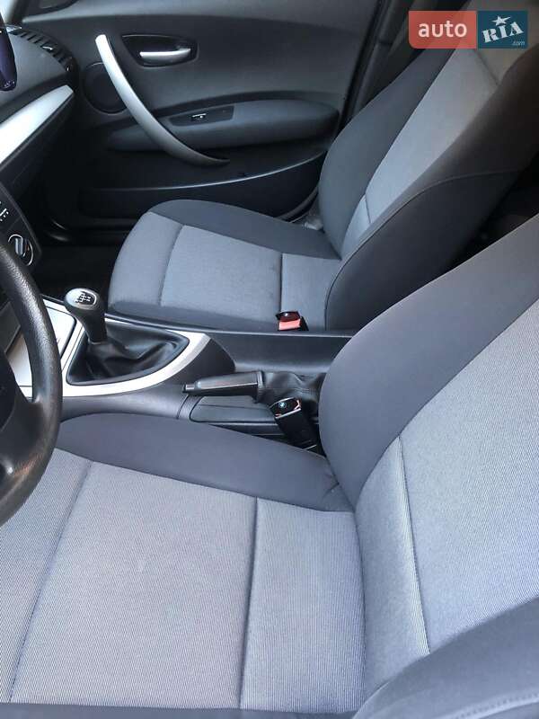 Хэтчбек BMW 1 Series 2006 в Калуше фото 8 Хэтчбек BMW 1 Series 2006 в Калуше