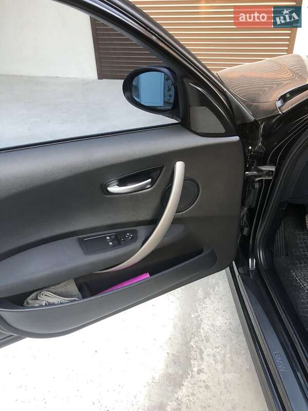 Хэтчбек BMW 1 Series 2006 в Калуше фото 9 Хэтчбек BMW 1 Series 2006 в Калуше