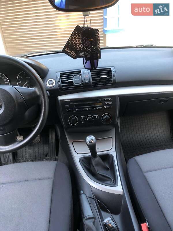 Хэтчбек BMW 1 Series 2006 в Калуше фото 13 Хэтчбек BMW 1 Series 2006 в Калуше