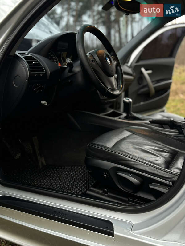 Хэтчбек BMW 1 Series 2006 в Житомире