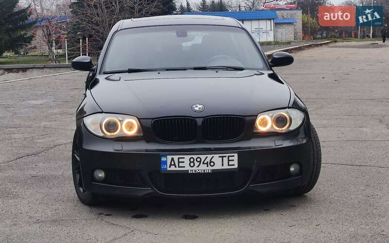 Хэтчбек BMW 1 Series 2009 в Каменском