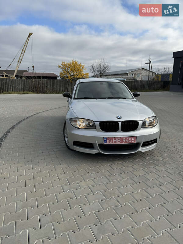 Хетчбек BMW 1 Series 2010 в Житомирі