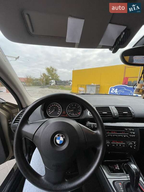 Хетчбек BMW 1 Series 2006 в Шепетівці