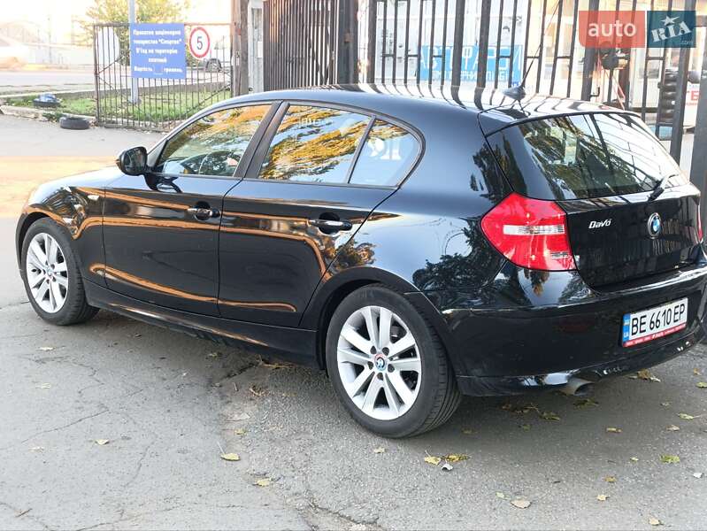 Хэтчбек BMW 1 Series 2011 в Дружбе