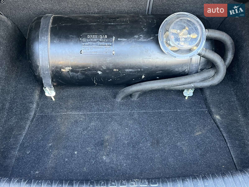 Хэтчбек BMW 1 Series 2005 в Кременчуге