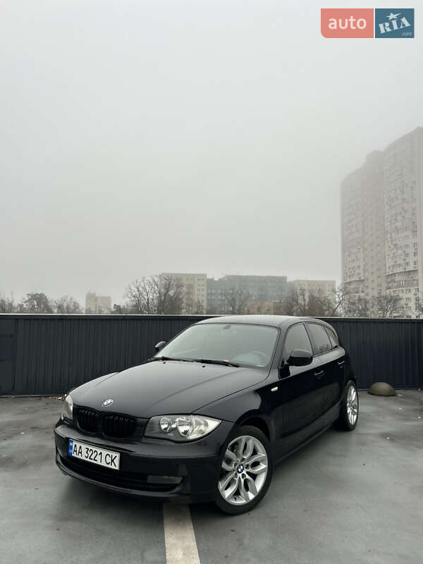 Хетчбек BMW 1 Series 2010 в Києві фото 7 Хетчбек BMW 1 Series 2010 в Києві