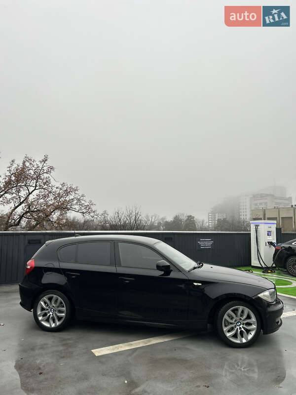 Хетчбек BMW 1 Series 2010 в Києві фото 11 Хетчбек BMW 1 Series 2010 в Києві
