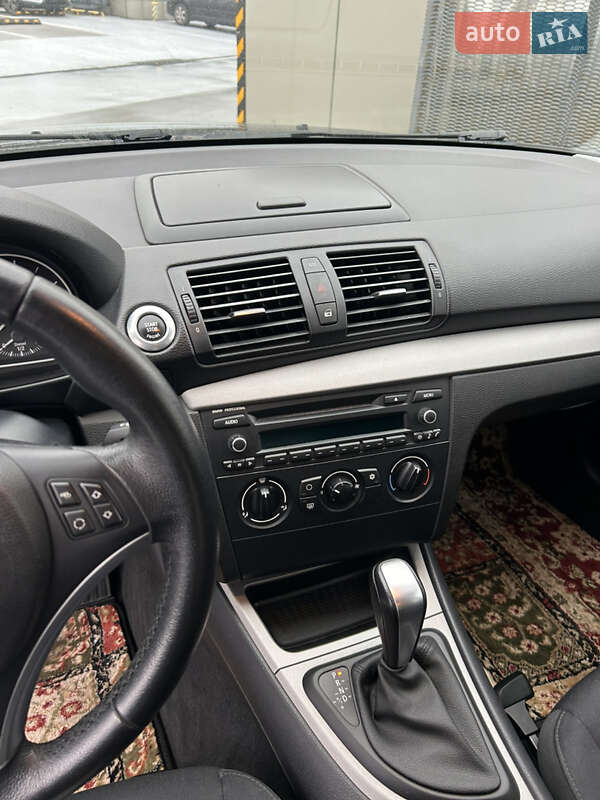 Хетчбек BMW 1 Series 2010 в Києві фото 19 Хетчбек BMW 1 Series 2010 в Києві