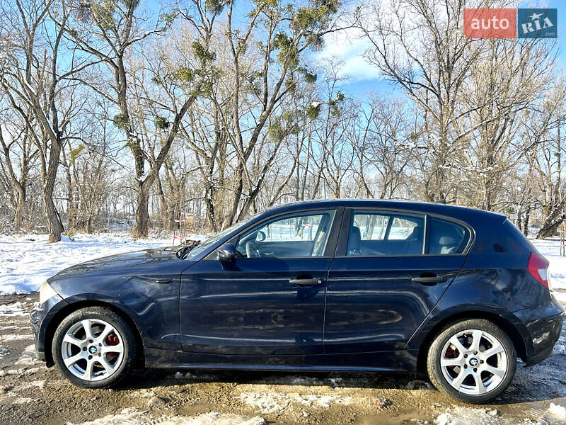 Хэтчбек BMW 1 Series 2006 в Стрые