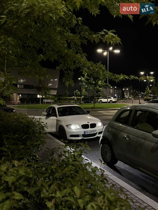 Купе BMW 1 Series 2011 в Киеве