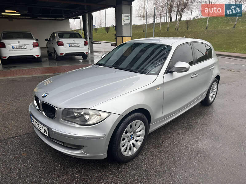 Хэтчбек BMW 1 Series 2010 в Киеве