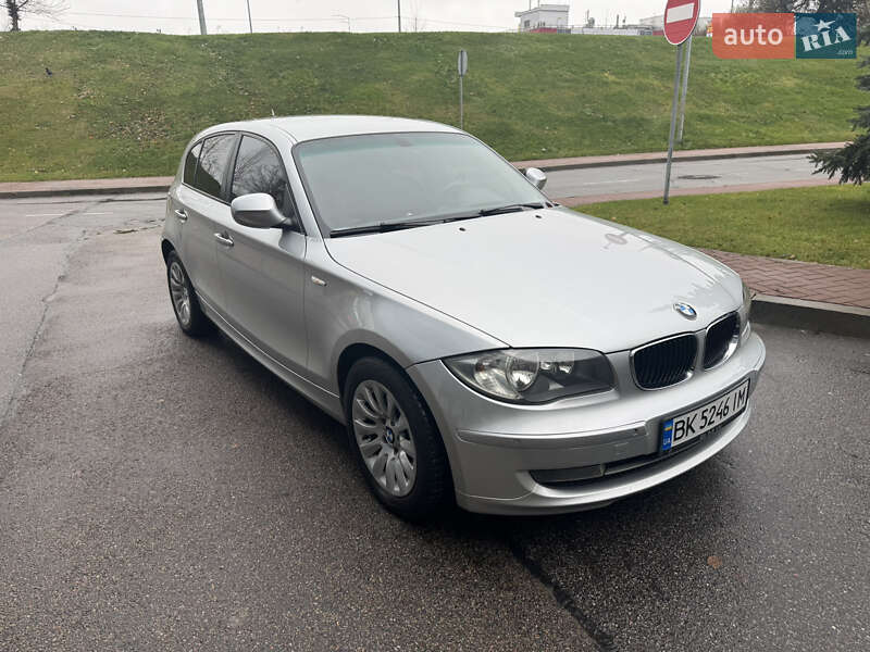 Хэтчбек BMW 1 Series 2010 в Киеве