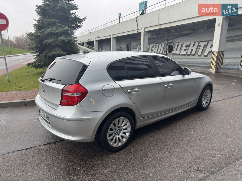 Хэтчбек BMW 1 Series 2010 в Киеве