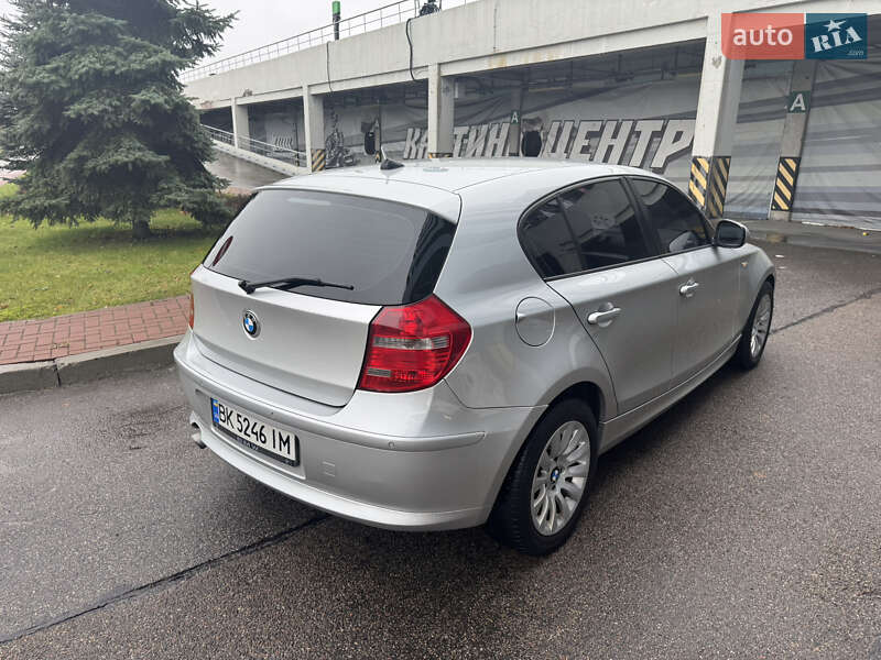 Хэтчбек BMW 1 Series 2010 в Киеве
