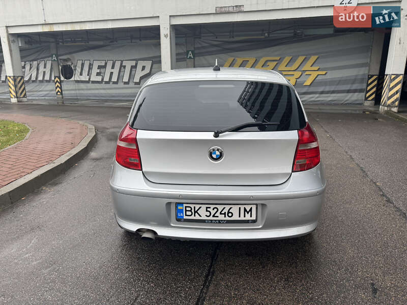 Хэтчбек BMW 1 Series 2010 в Киеве