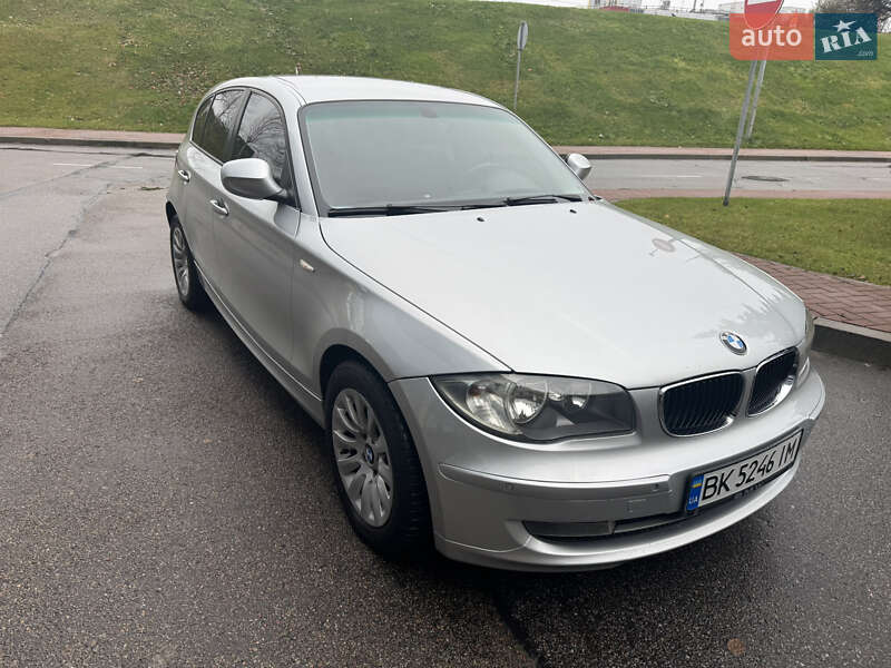 Хэтчбек BMW 1 Series 2010 в Киеве