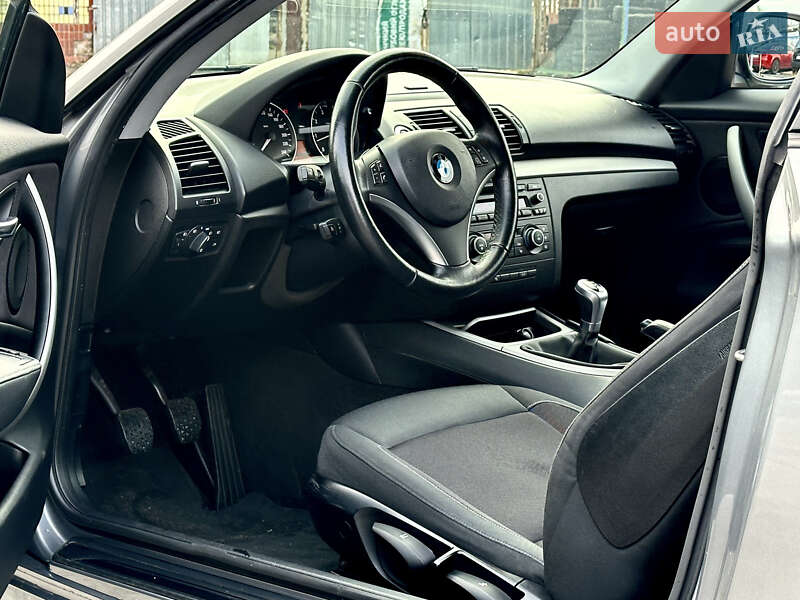Купе BMW 1 Series 2011 в Києві фото 10 Купе BMW 1 Series 2011 в Києві