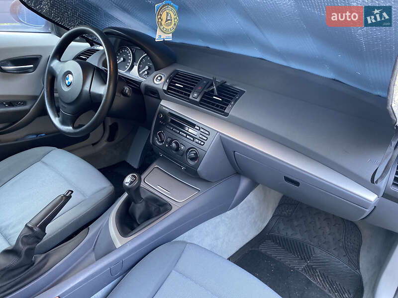 Хетчбек BMW 1 Series 2005 в Дніпрі