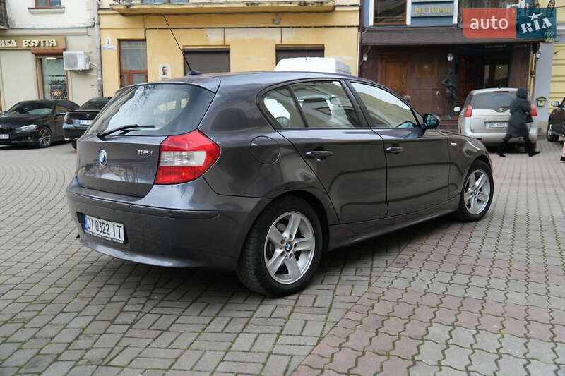 Хэтчбек BMW 1 Series 2005 в Ивано-Франковске