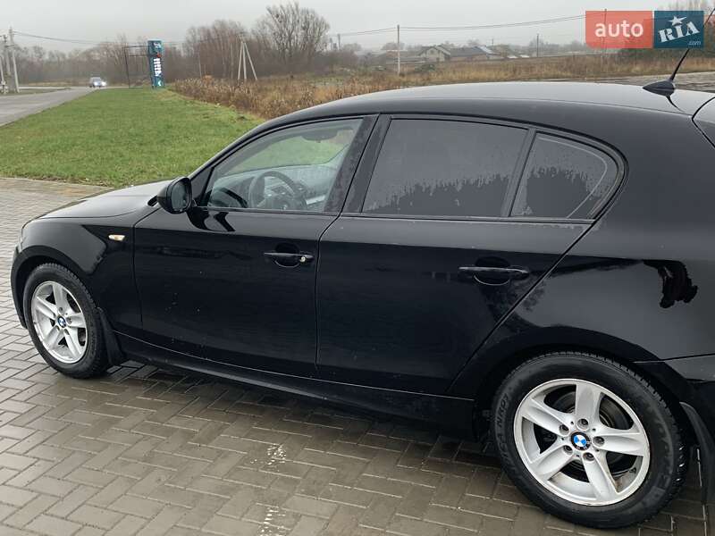 Хетчбек BMW 1 Series 2010 в Сокалі