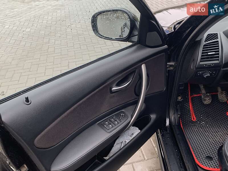 Хетчбек BMW 1 Series 2010 в Сокалі