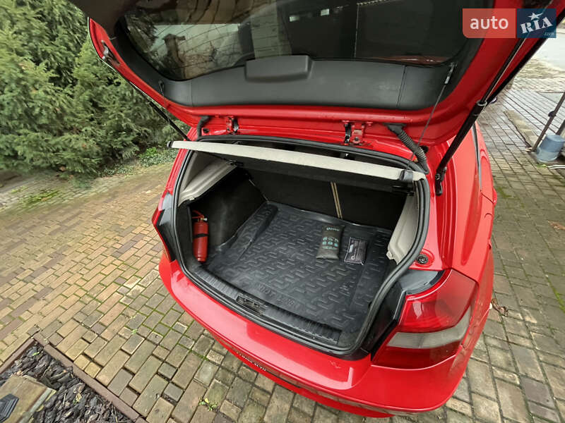 Хетчбек BMW 1 Series 2005 в Києві