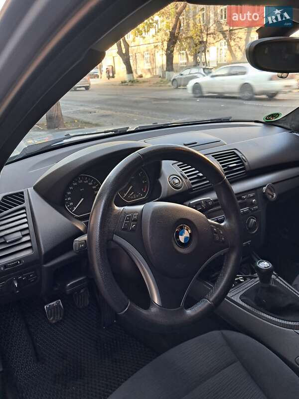 Хетчбек BMW 1 Series 2009 в Одесі фото 14 Хетчбек BMW 1 Series 2009 в Одесі