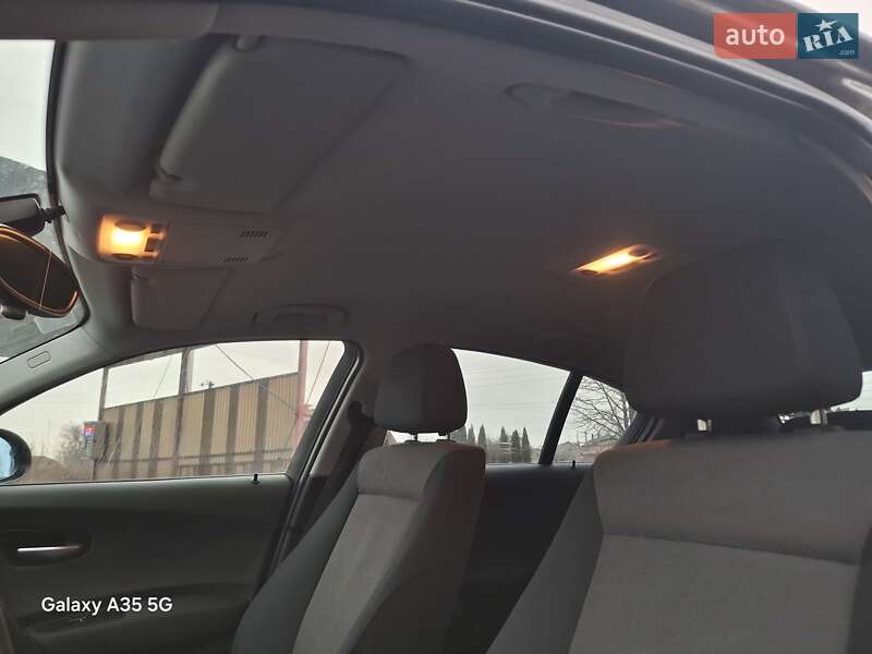 Хэтчбек BMW 1 Series 2005 в Иваничах