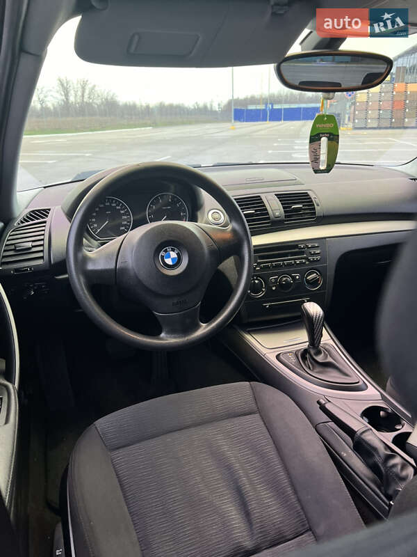 Хетчбек BMW 1 Series 2007 в Запоріжжі фото 15 Хетчбек BMW 1 Series 2007 в Запоріжжі