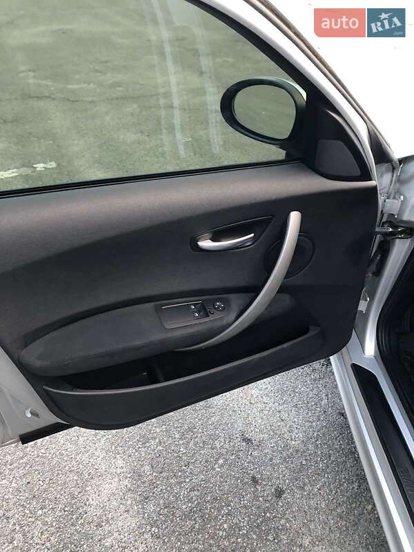 Хэтчбек BMW 1 Series 2005 в Чернигове