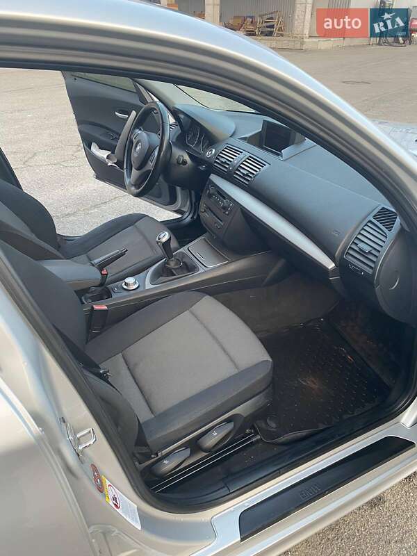 Хэтчбек BMW 1 Series 2005 в Чернигове