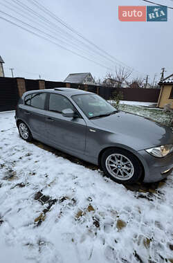 Хэтчбек BMW 1 Series 2010 в Бобровице