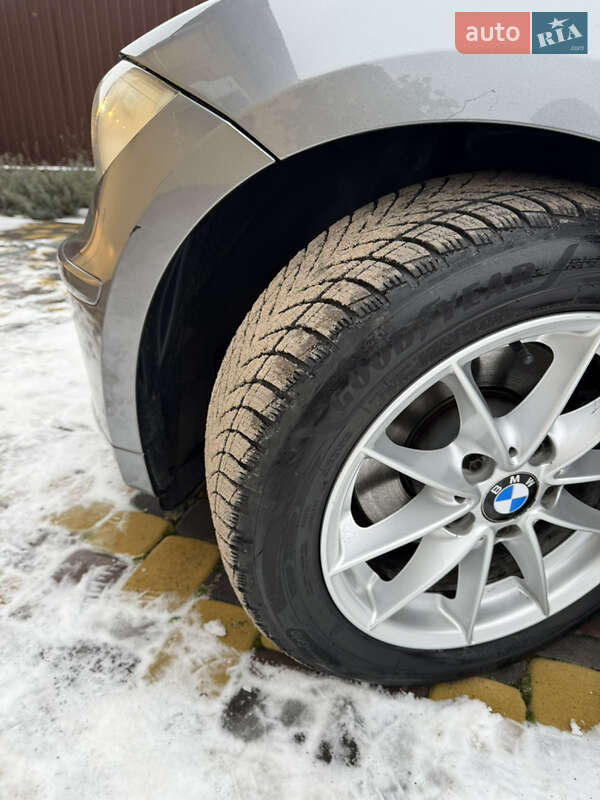 Хетчбек BMW 1 Series 2010 в Бобровиці