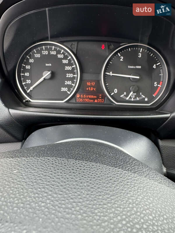 Хетчбек BMW 1 Series 2010 в Бобровиці