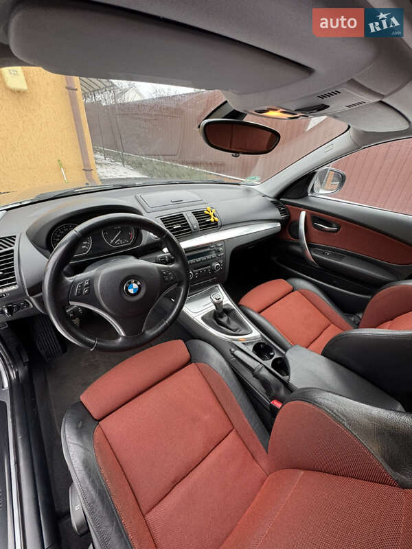 Хетчбек BMW 1 Series 2010 в Бобровиці