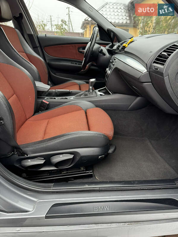 Хетчбек BMW 1 Series 2010 в Бобровиці