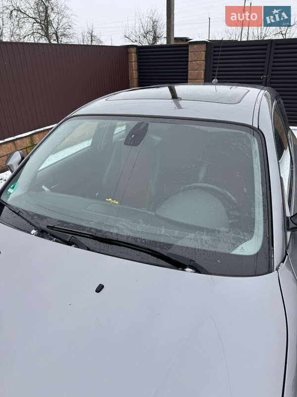 Хетчбек BMW 1 Series 2010 в Бобровиці