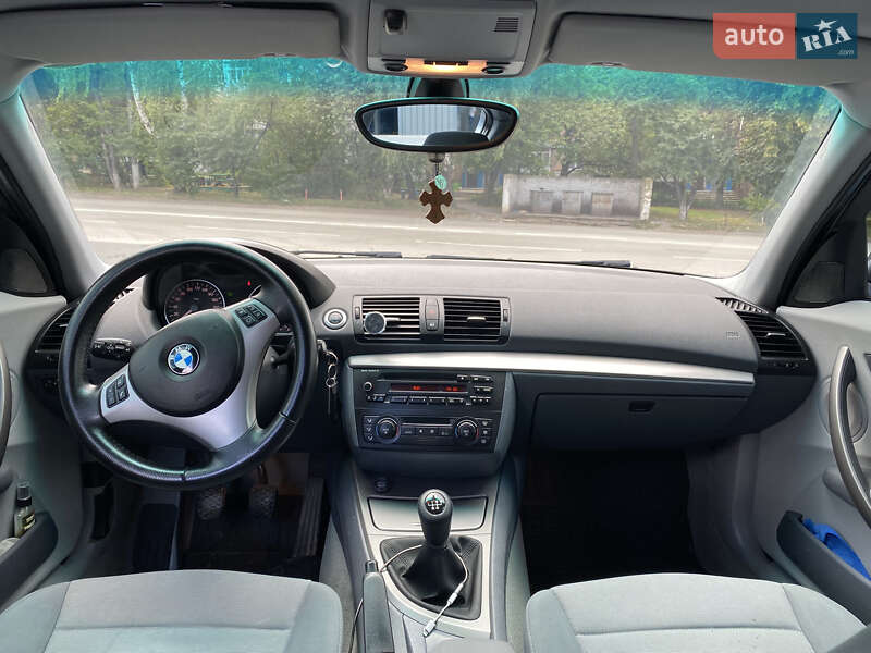 Хэтчбек BMW 1 Series 2004 в Каменец-Подольском