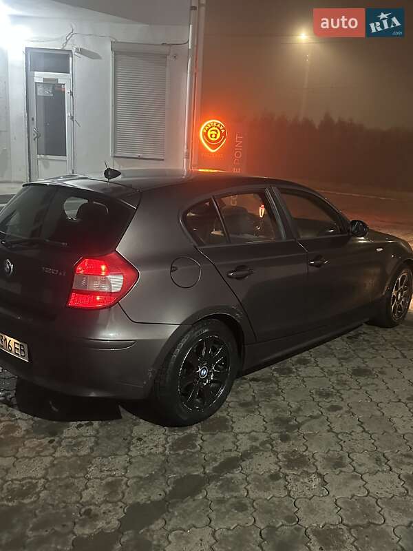 Хетчбек BMW 1 Series 2005 в Чернівцях фото 25 Хетчбек BMW 1 Series 2005 в Чернівцях