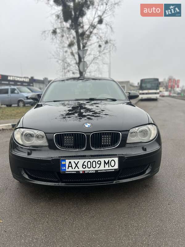 Хэтчбек BMW 1 Series 2004 в Киеве фото 10 Хэтчбек BMW 1 Series 2004 в Киеве