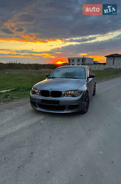 Хэтчбек BMW 1 Series 2010 в Ужгороде