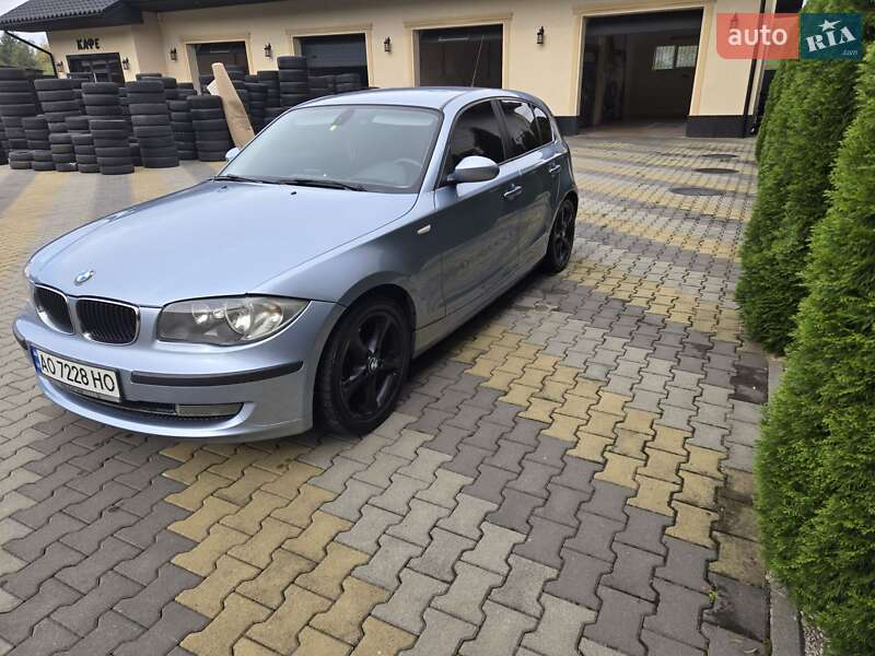 Хетчбек BMW 1 Series 2009 в Мукачевому