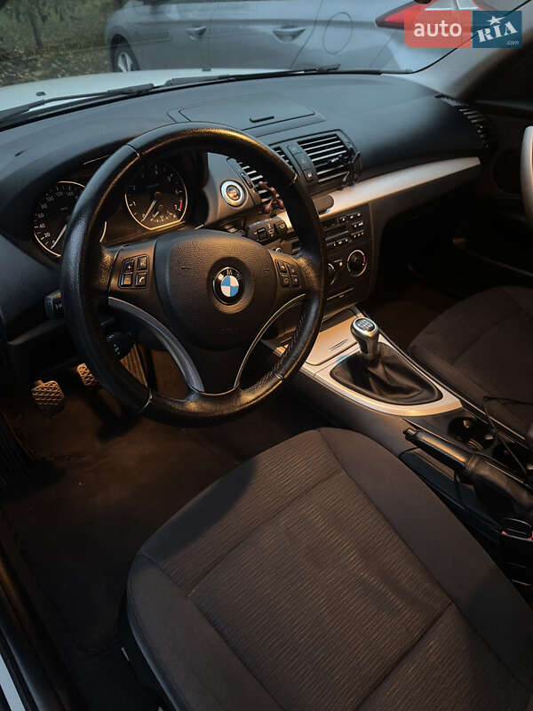 Хэтчбек BMW 1 Series 2010 в Золотоноше фото 10 Хэтчбек BMW 1 Series 2010 в Золотоноше