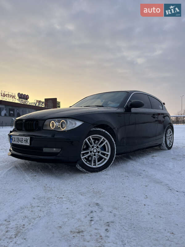 Хэтчбек BMW 1 Series 2007 в Киеве
