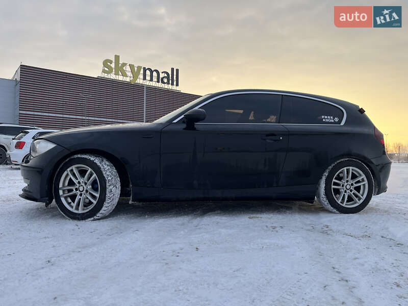 Хэтчбек BMW 1 Series 2007 в Киеве
