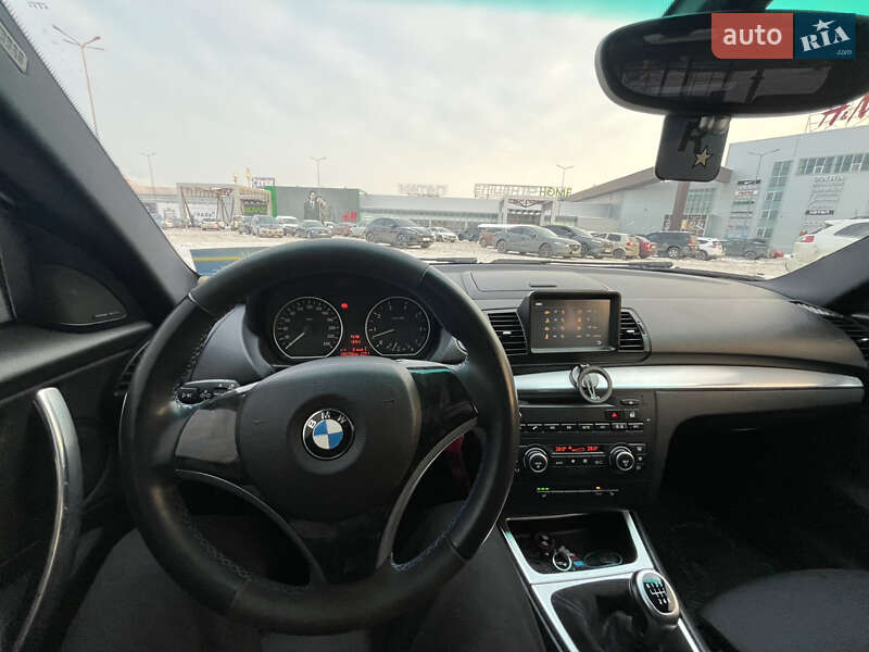 Хэтчбек BMW 1 Series 2007 в Киеве