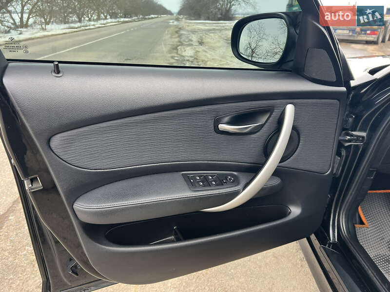 Хэтчбек BMW 1 Series 2010 в Белгороде-Днестровском