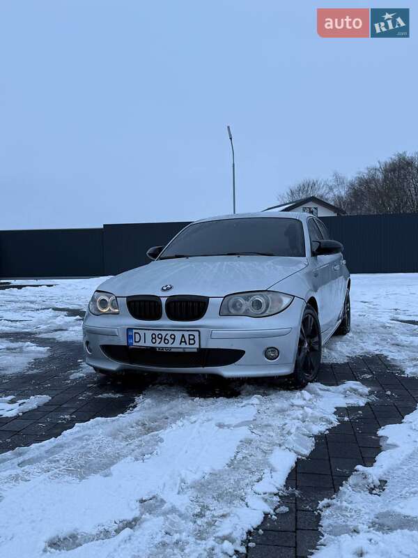 Хэтчбек BMW 1 Series 2004 в Самборе