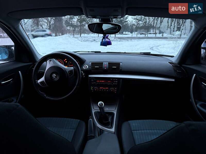 Хэтчбек BMW 1 Series 2004 в Самборе