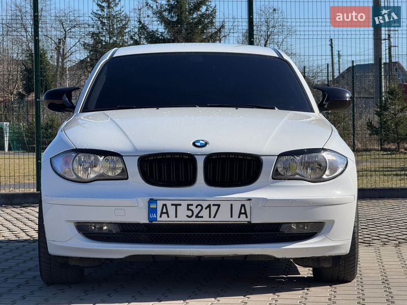 Хэтчбек BMW 1 Series 2009 в Ивано-Франковске